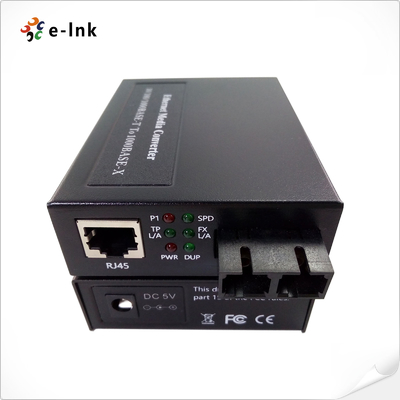 Convertidor de medios de fibra 10/100/1000BASE-T a 1000BASE-FX con fuente de alimentación integrada