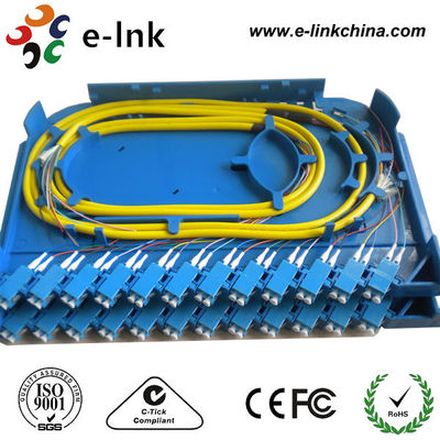 Coleta de 12 fibras multicolor de 1 metro con el fan OM3 LC